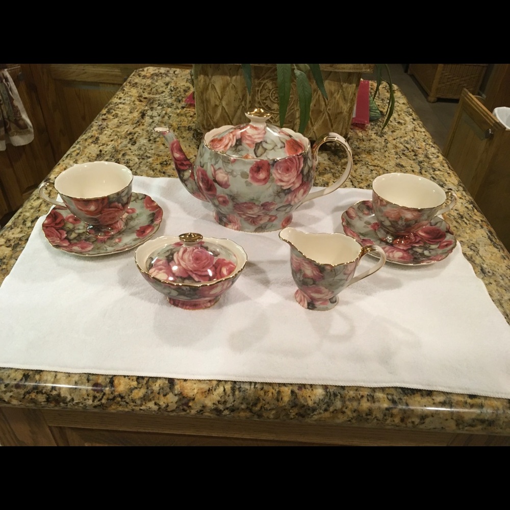 lovely set of fine porcelain tea set.